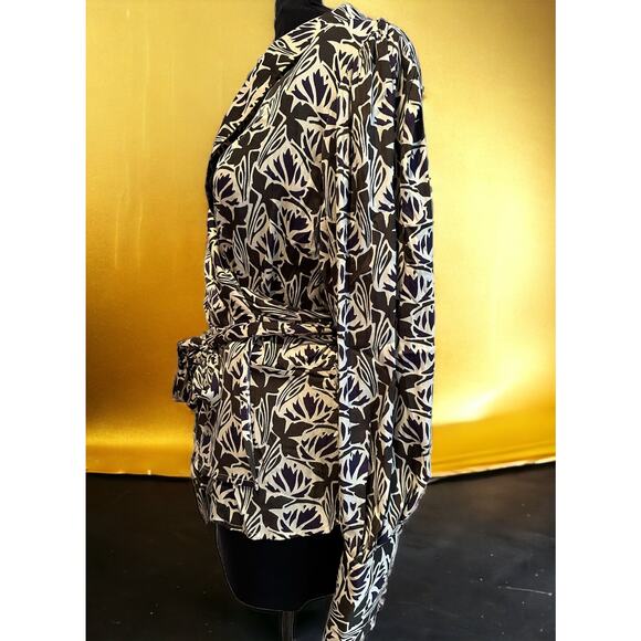 NEW Banana Republic Small Top Blouse True Wrap Black & Cream Washable $85 - Picture 4 of 7